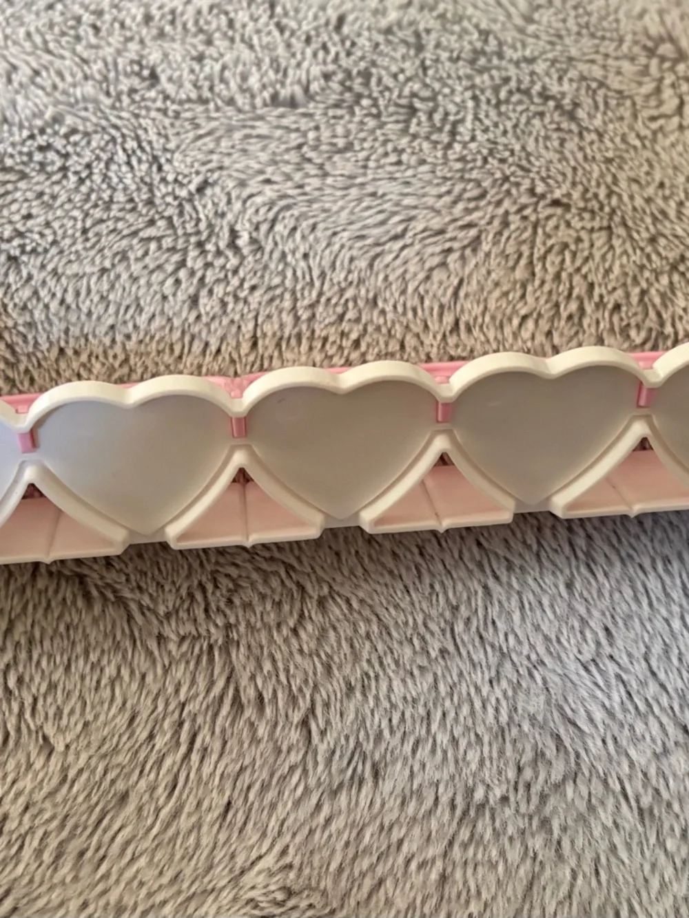 Quints feeding table - Picture 3 of 4